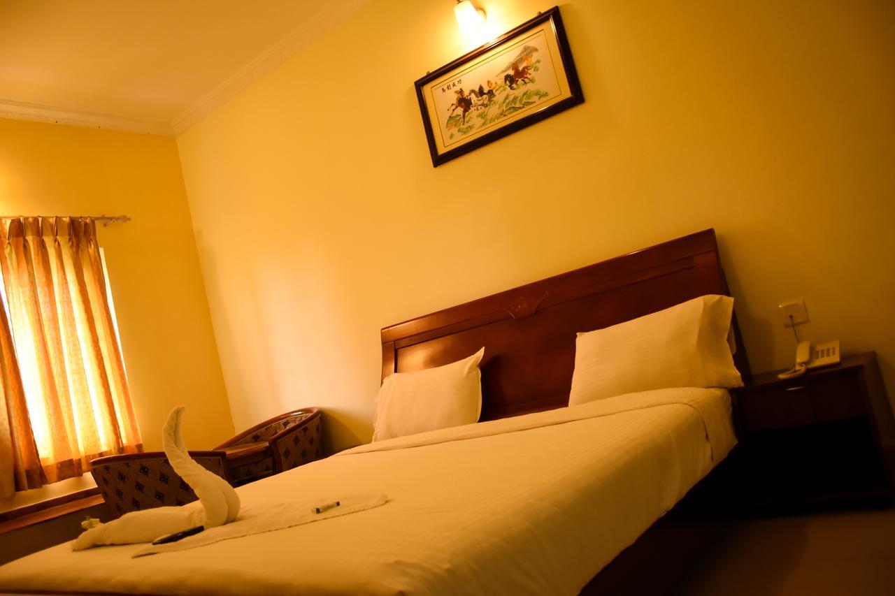 Ulo Hill Breeze Hotel Yelagiri Exterior photo